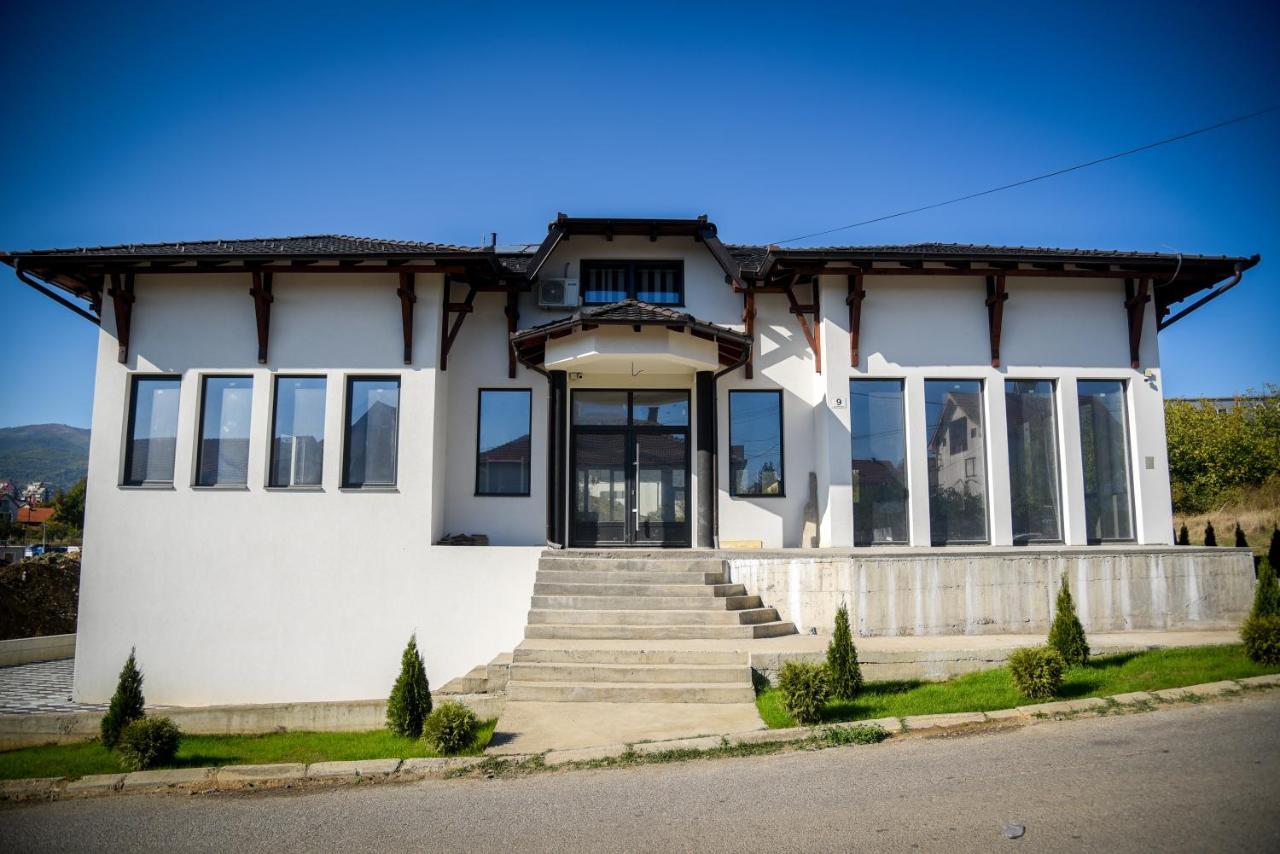 Prenociste Adria Aparthotel Vranje Exterior photo