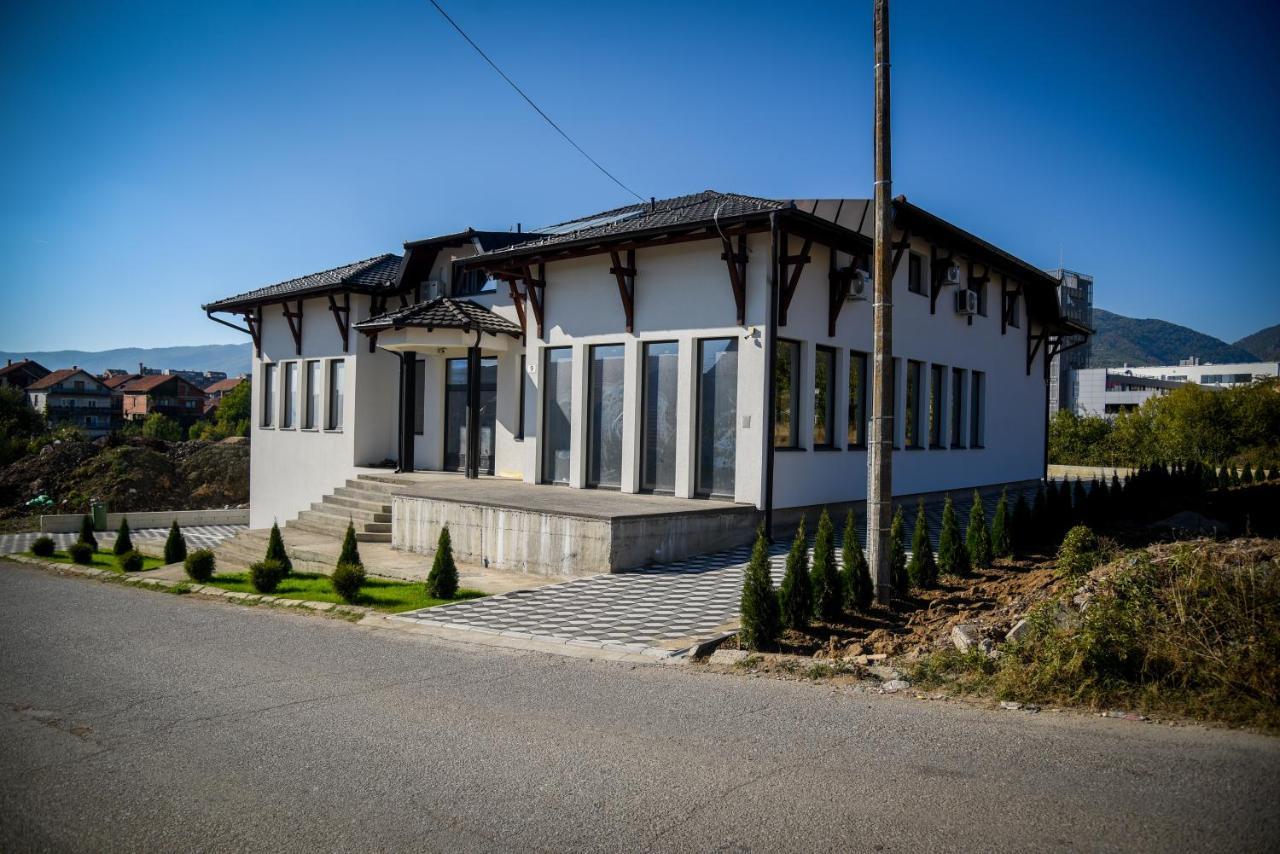 Prenociste Adria Aparthotel Vranje Exterior photo